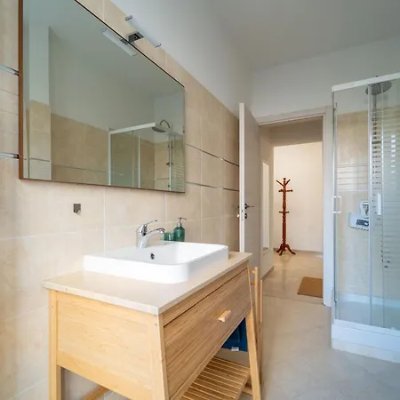 Apartment Guesthost - Comfy Flat X4 Close To The Center