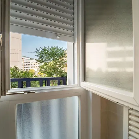 Guesthost - Comfy Flat X4 Close To The Center Apartment *
