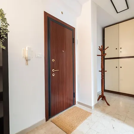 Guesthost - Comfy Flat X4 Close To The Center Triest